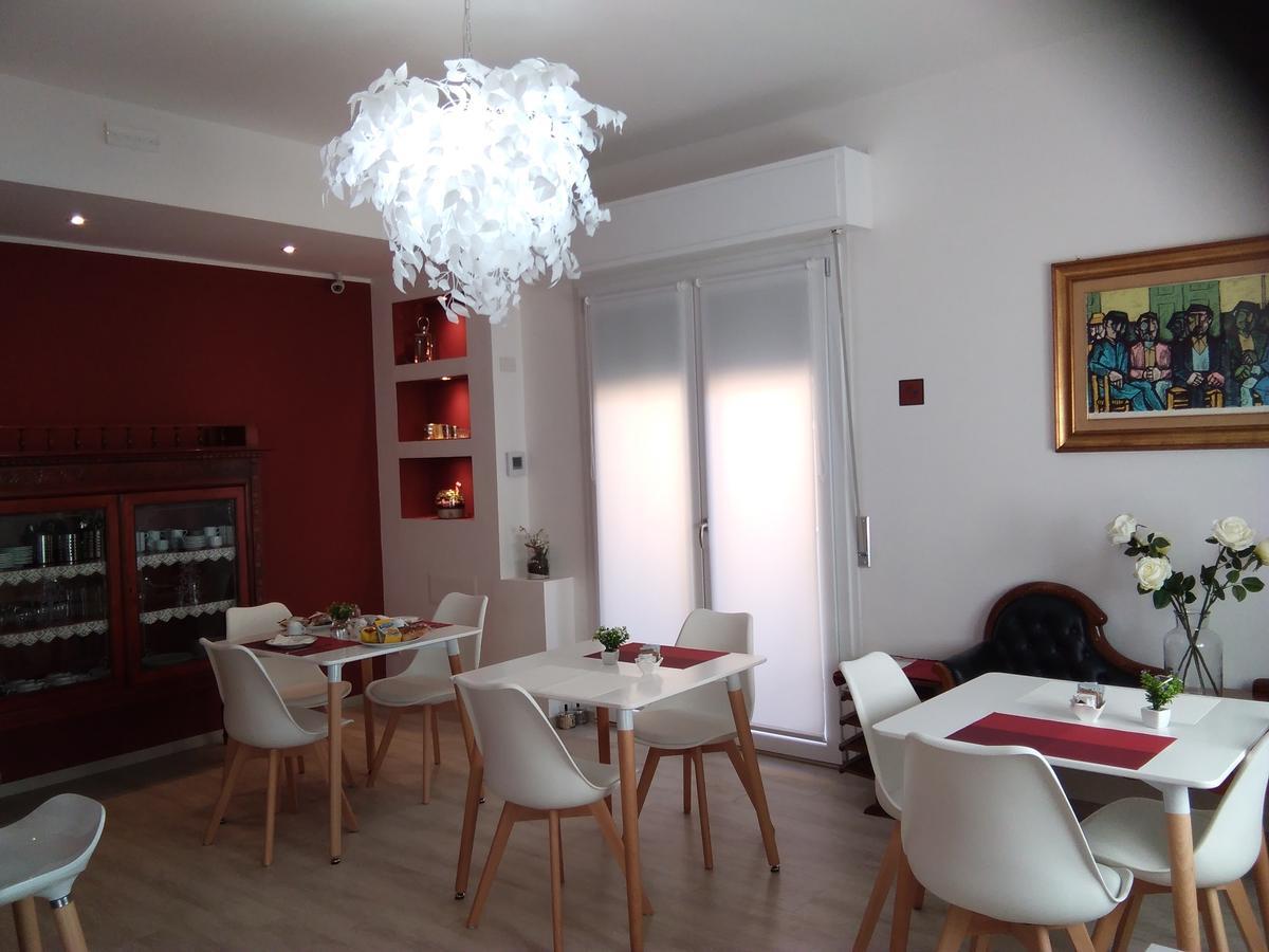 La Casa Di Atena Сасари Екстериор снимка